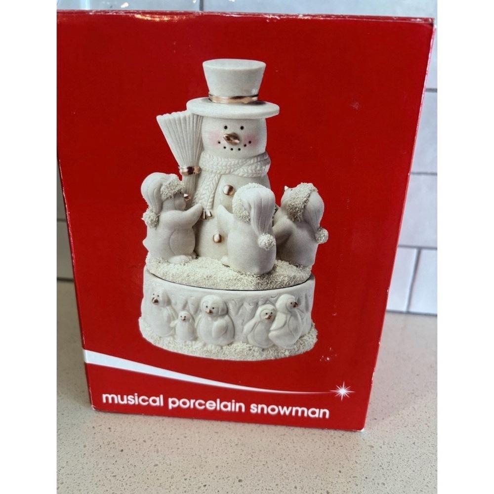 Music Box Snow Skaters Spin Plays Music Ivory Bisque 8.25” Vintage JC Penney - Picture 5 of 6